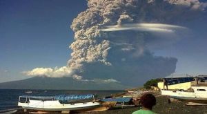 b_300_200_16777215_00_images_stories_images_evt_2014_eruption_indonesie_300514.jpg