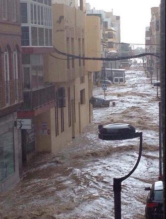 Pluies Diluviennes Et Inondations Dans Le Sud De L'Espagne, Au Maghreb ...